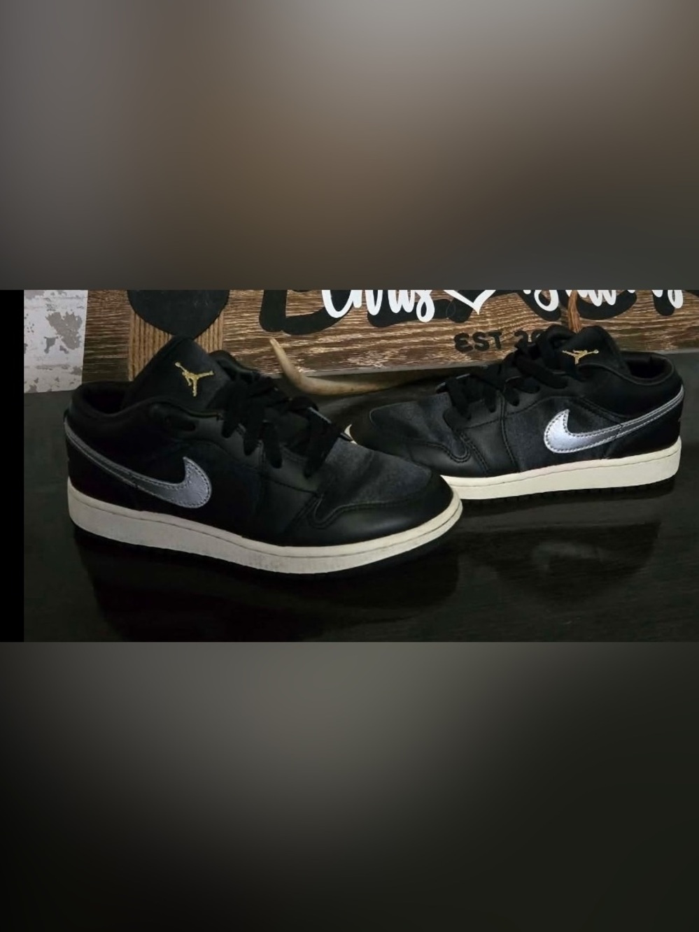 Jordan Low Top Sneakers - Black/Silver
